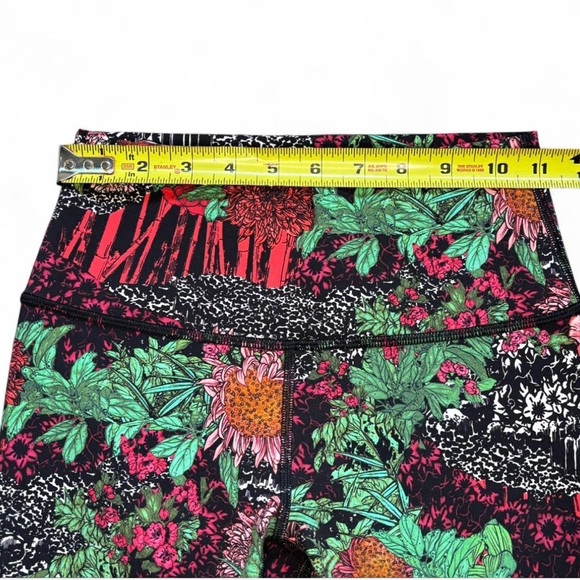 NWOT Lululemon Wunder Under Hi-Rise 1/2Tight “Zen Garden Multi” – Size 4 - Picture 2 of 4